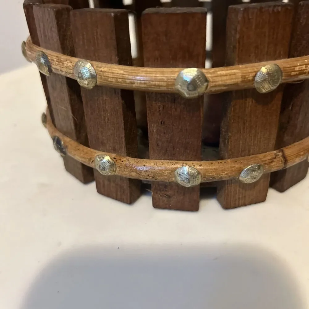 Vintage Wood Nut Cracker Wishing Well Bowl Screw Top Brown Bowl 70’s